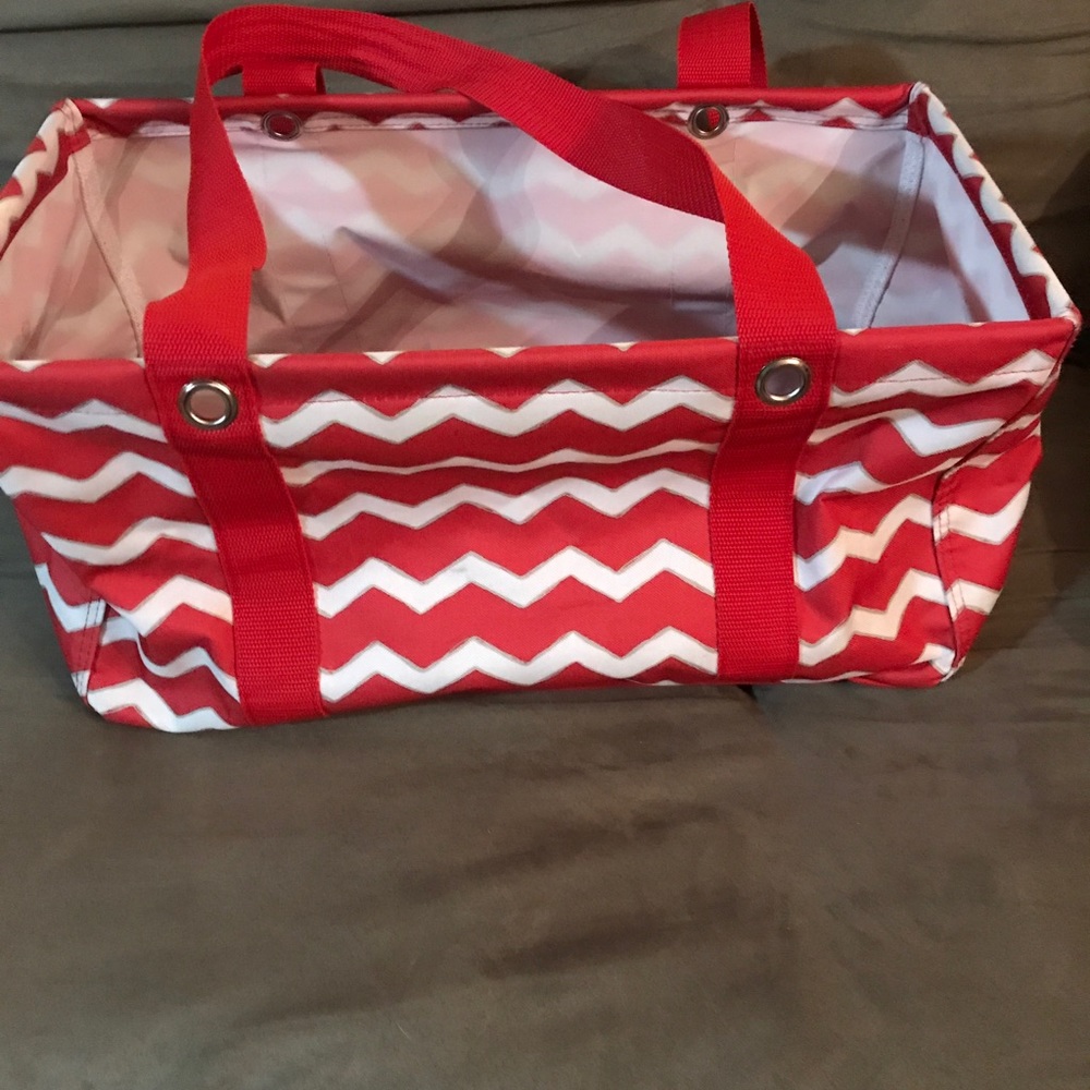 Thirty one medium size utility tote red chevron